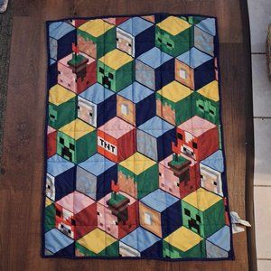 EUC Minecraft Plush Weighted Blanket 36in x 48in 4.5 lb